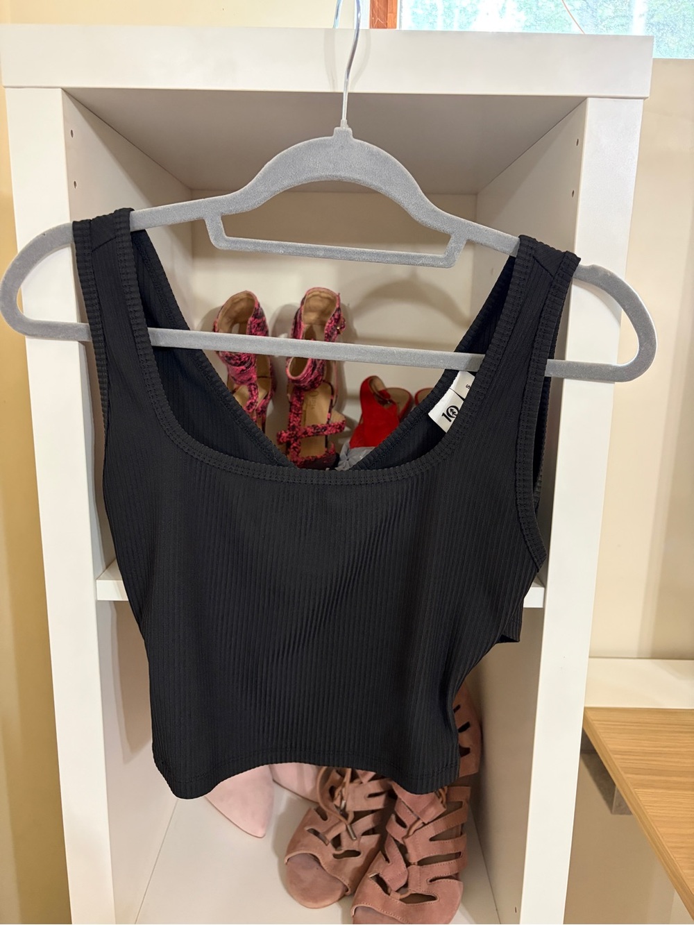tentree Black Ribbed Scoop Tank - Women
